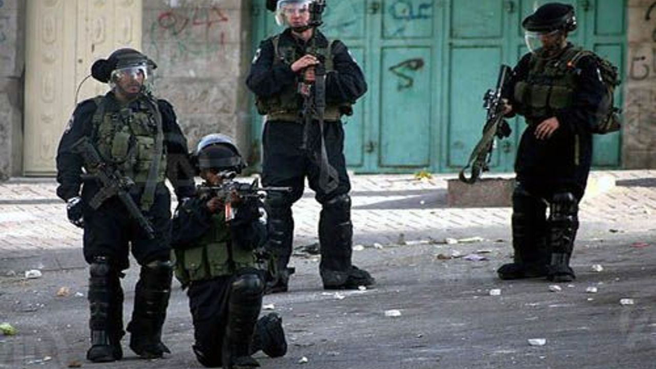 Israeli security guard kills two Israeli children