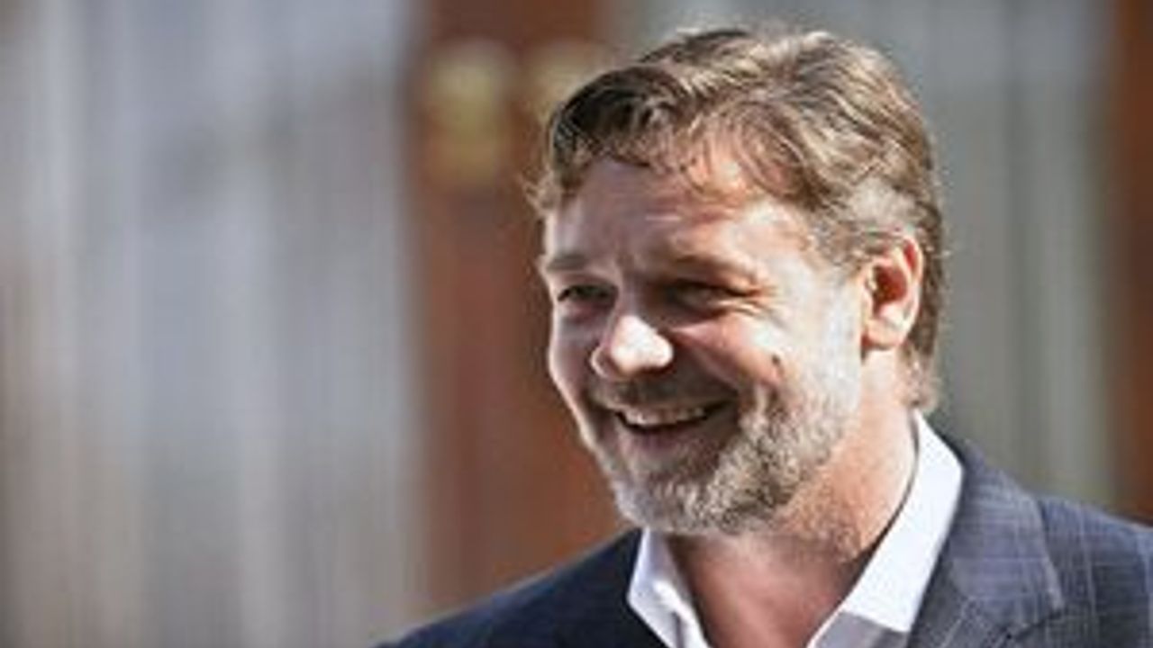 Russell Crowe meets Turkish culture minister for his upcoming movie