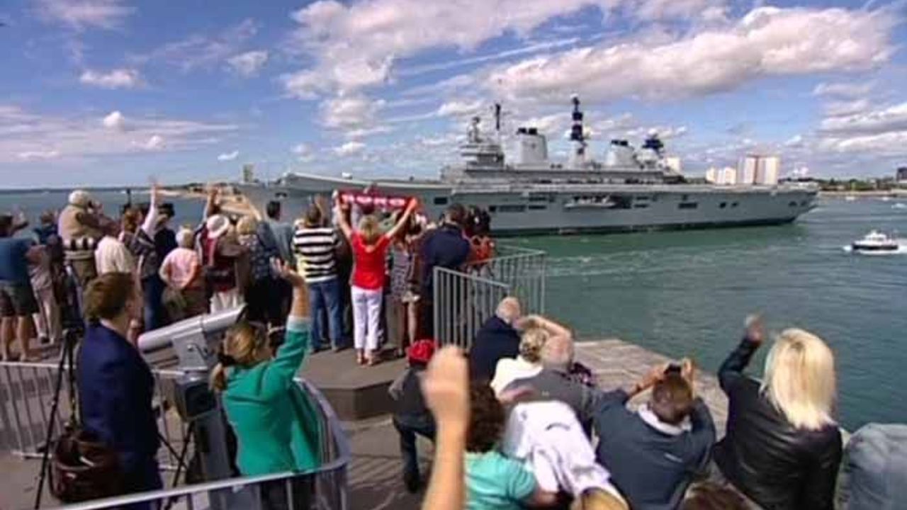 UK warship heads for Gibraltar