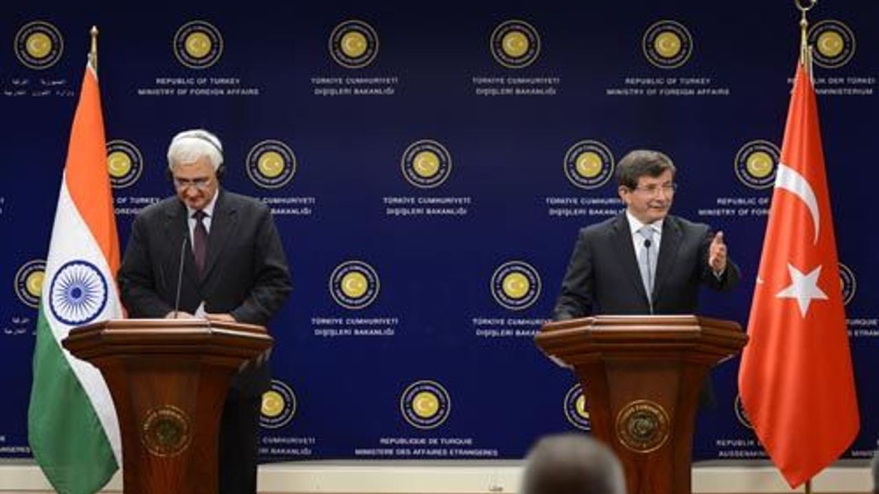 &amp;#039;Border security measures not against any group in Syria&amp;#039; Davutoglu says