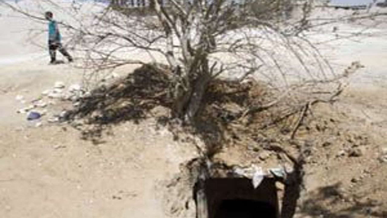 Egypts army says discovered 39 tunnels in Rafah