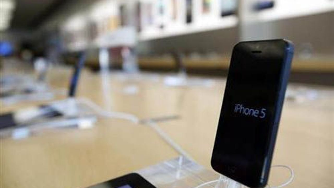 Apple fixing bug that allows fake charging stations to hack iPhones