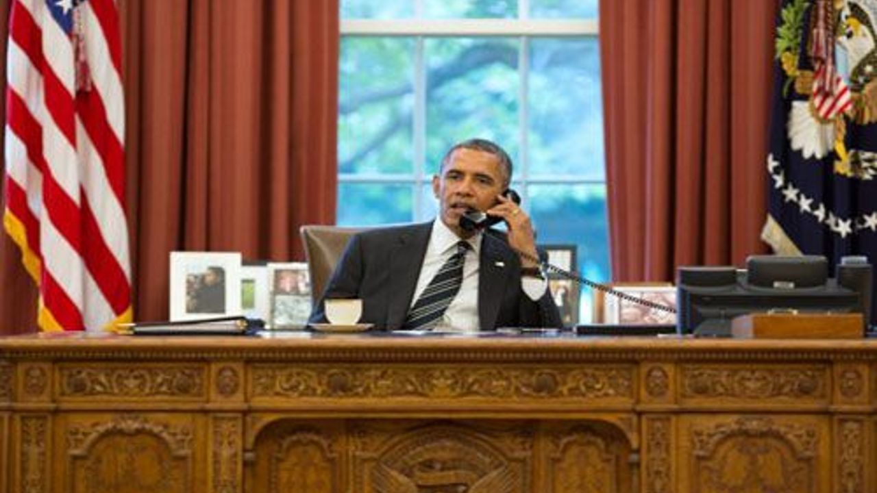 Obama phones Hollande to discuss intelligence gathering efforts