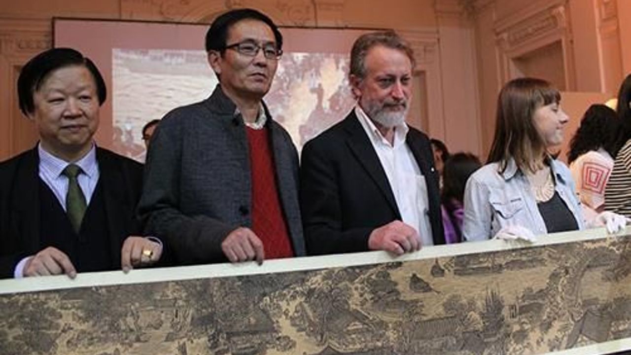 Chinese artist donated his famous artwork to Chile