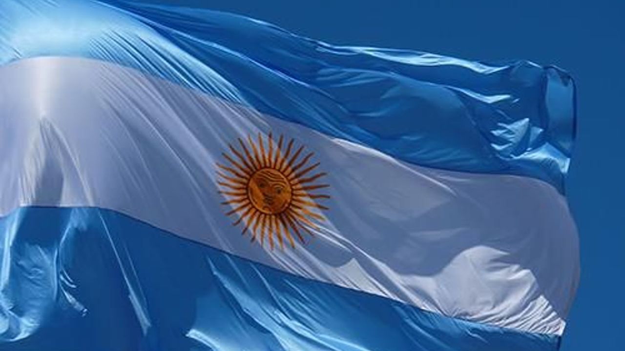 Argentina traders, others seeking peso devaluation and to topple government