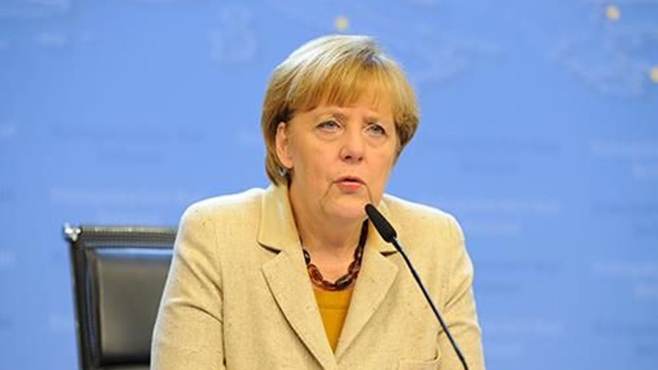 Merkel says European Union economic sitation &quot;uneasy&quot;