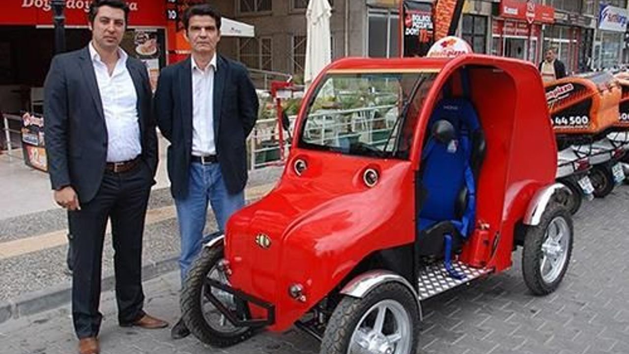 Two engineers make electric car in Turkey&#039;s Balikesir