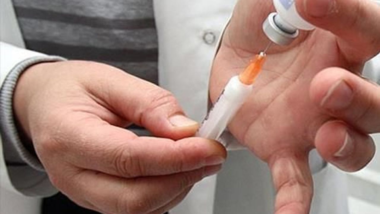 Switzerland tries experimental Ebola vaccine