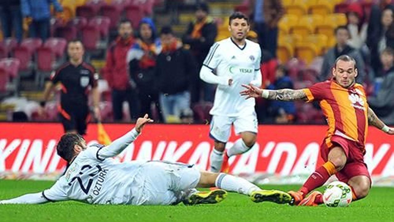 Galatasaray barely beat Kasimpasa 2-1 on their home turf in Istanbul