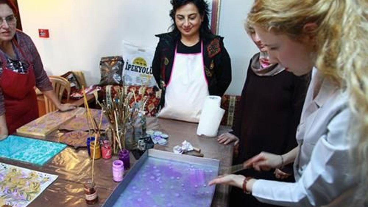 Turkish paper marbling included in UNESCO cultural list