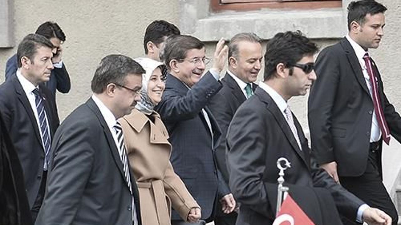 Turkish PM Davutoglu warns pro-Kurdish party HDP on its stance