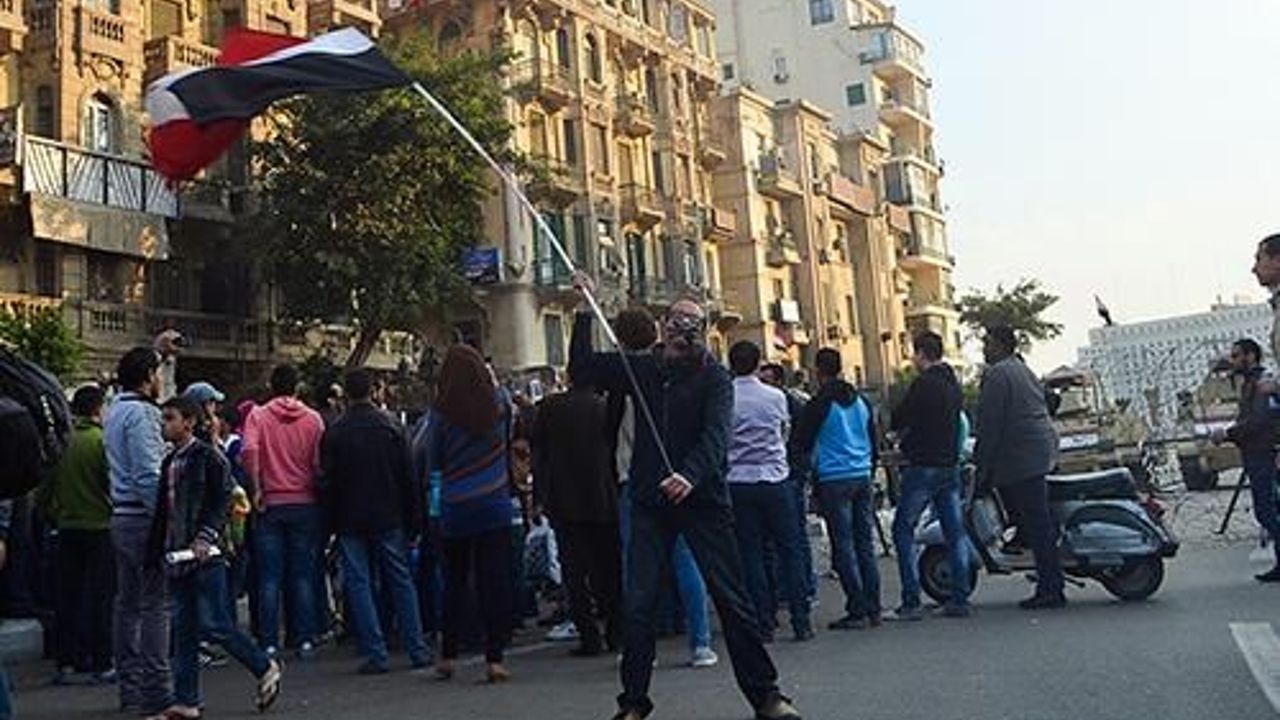 Egypt police teargas anti-Mubarak university protests
