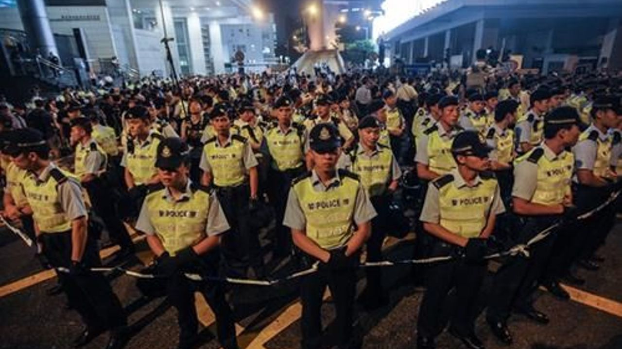 Hong Kong police to clear last protest site