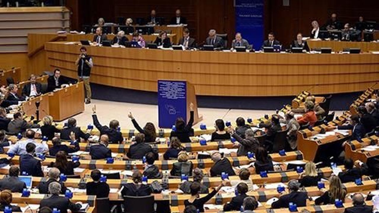 EU Parliament backs Palestine statehood based on talks