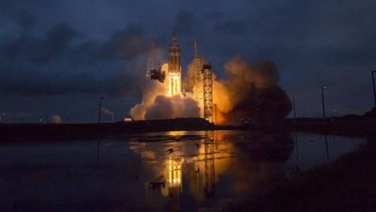 NASAs Orion spacecraft completes first flight test