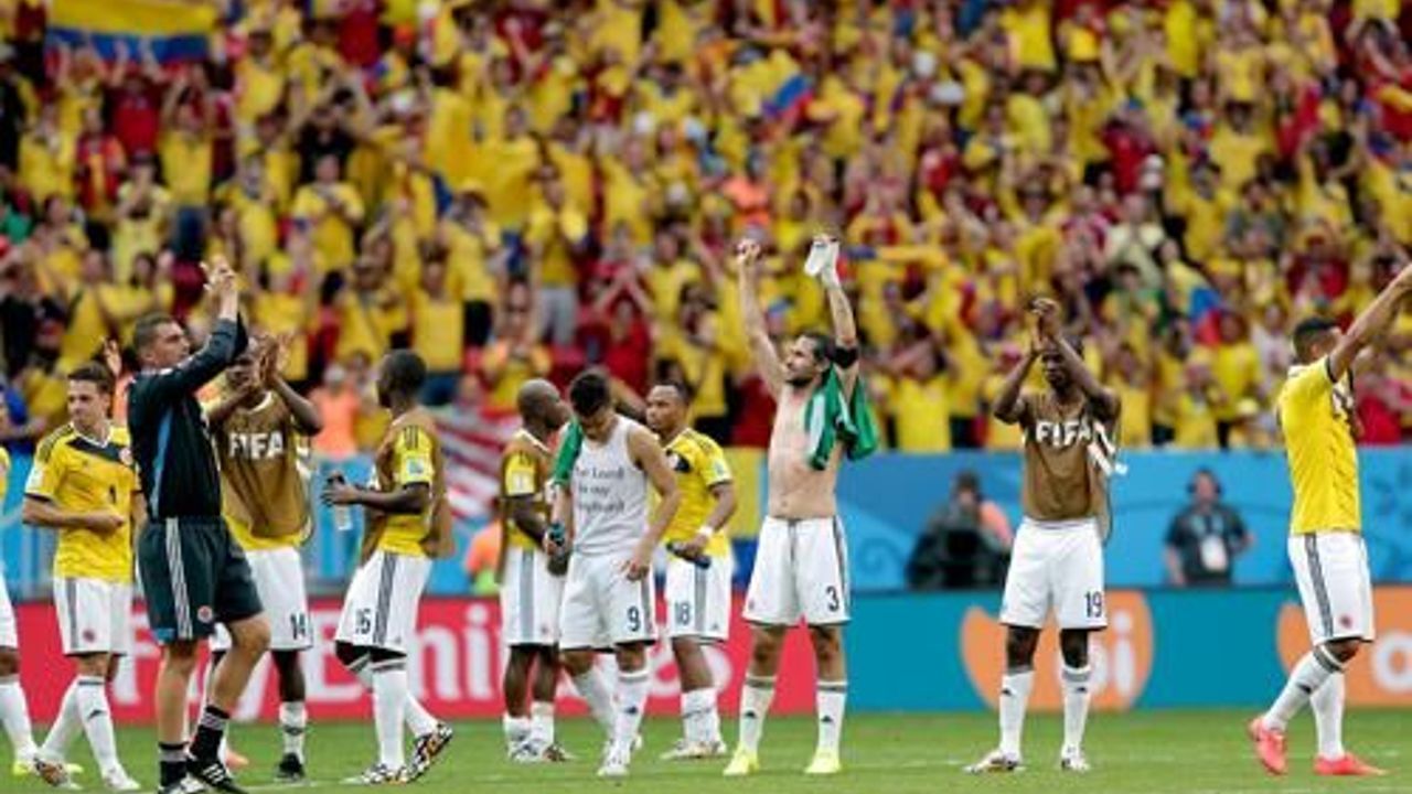Colombia survive Ivory Coast surge to win