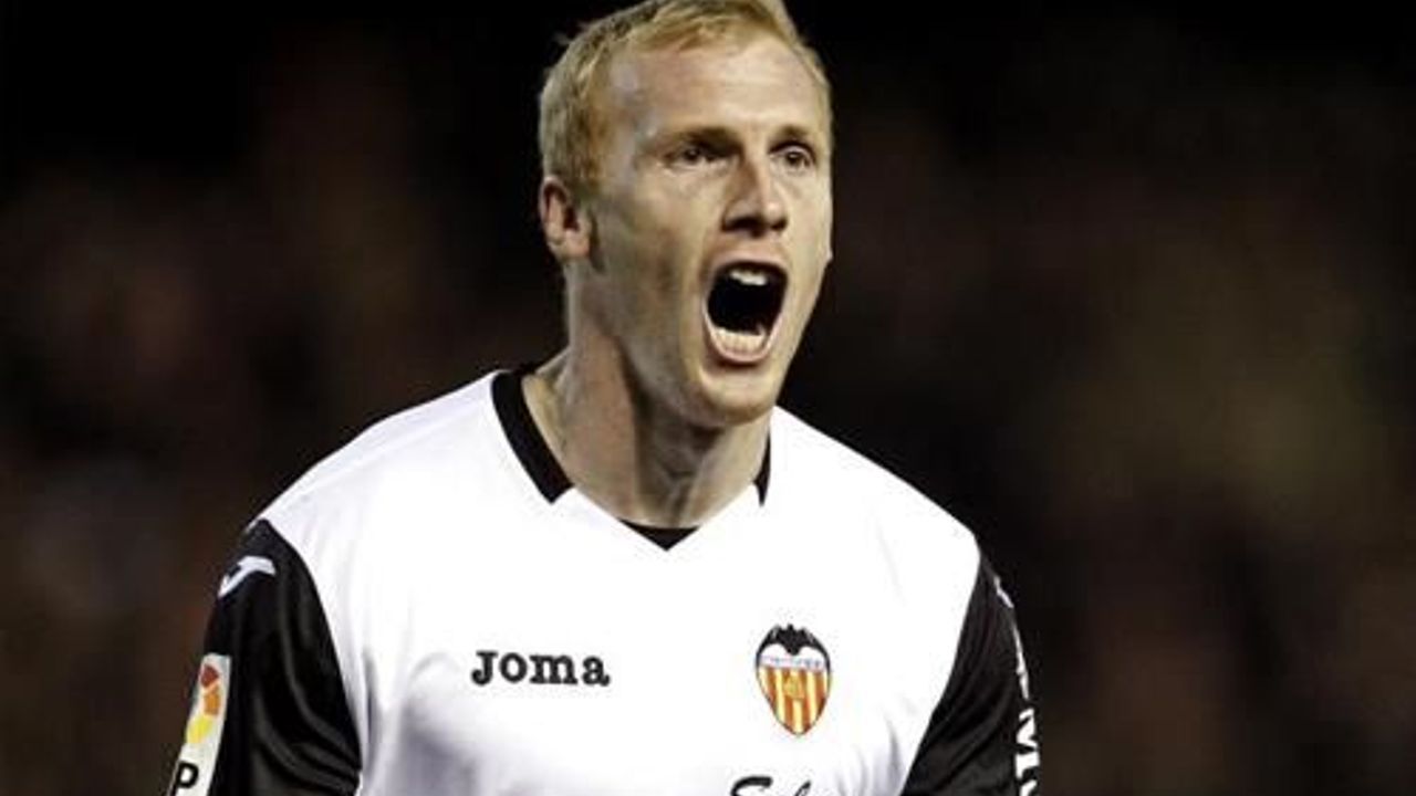 Barcelona purchased Valencia&#039;s French defener Jeremy Mathieu