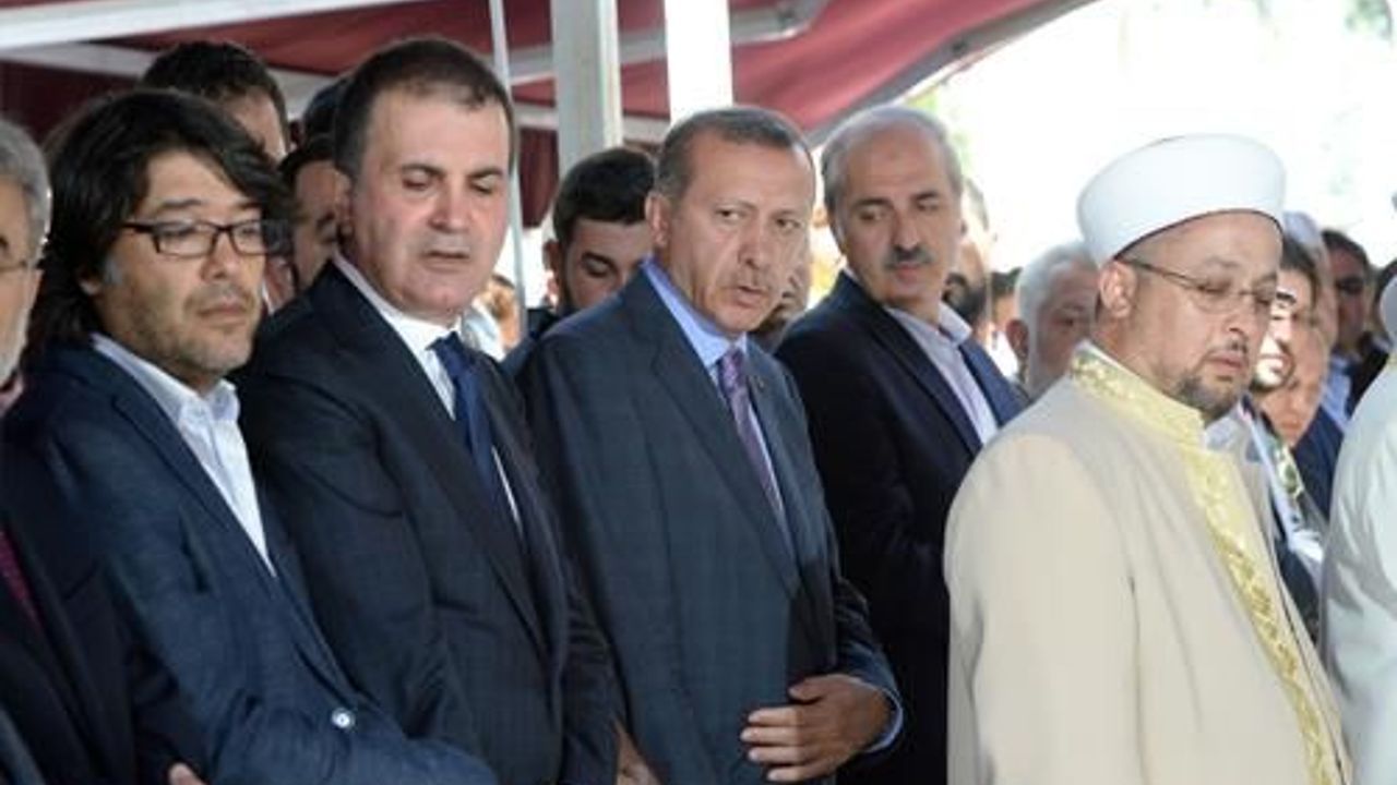 PM Erdogan attends musician&#039;s funeral