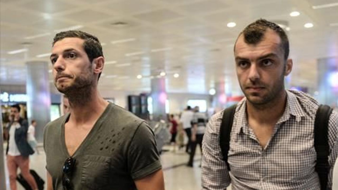 Galatasaray signs 2 Napoli players, arrived in Istanbul
