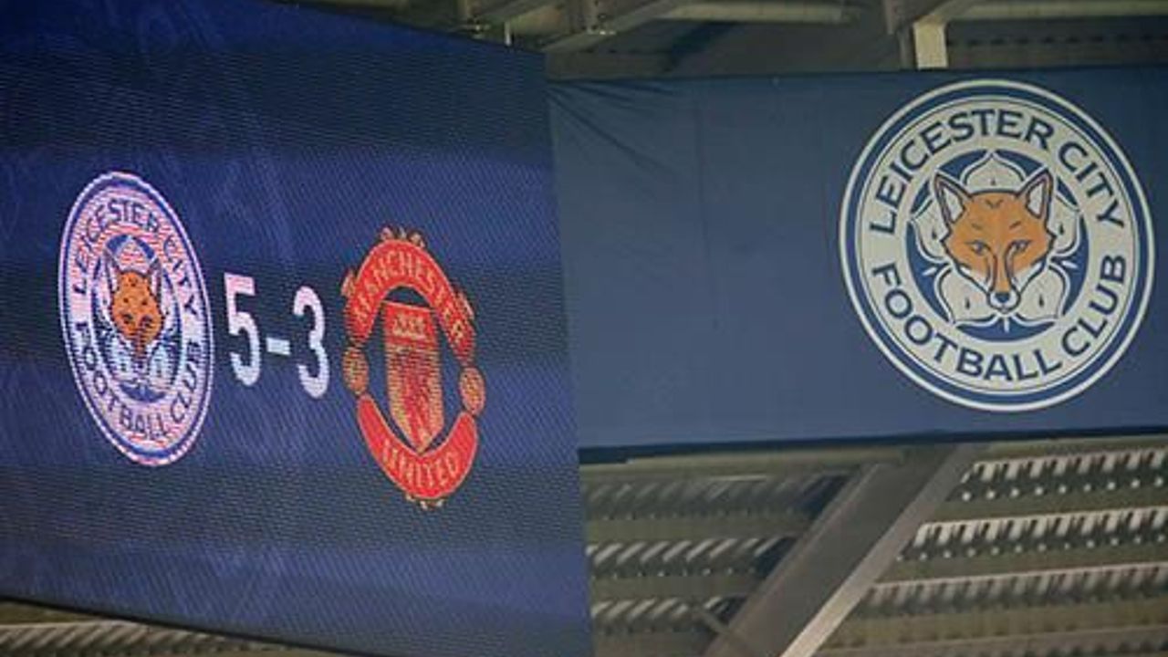 Manchester United demolished by Leicester City