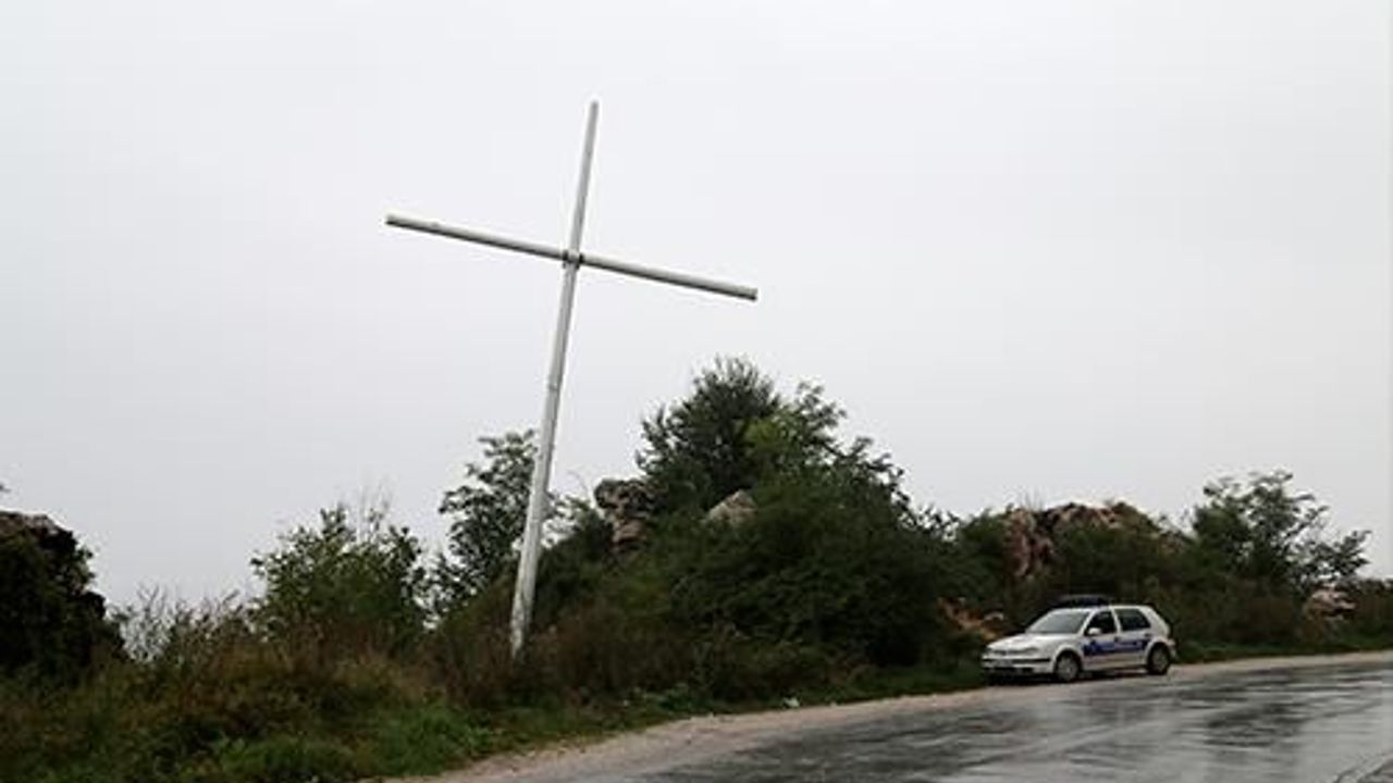 Cross erected near Bosnian capital Sarajevo brings outrage
