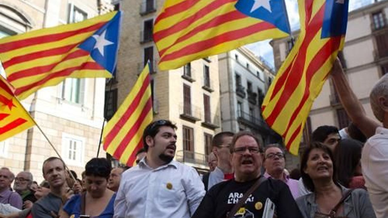 Catalan president announced independence referendum on November 9