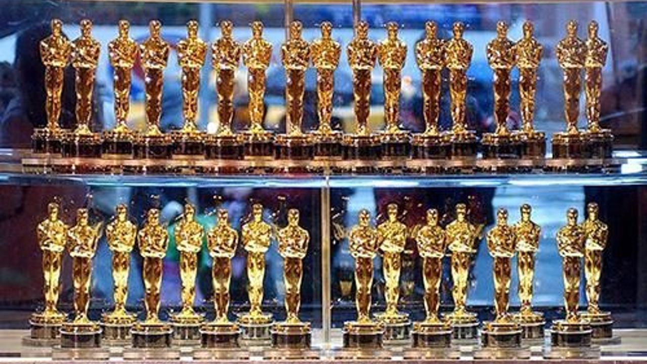 &#039;Birdman,&#039; &#039;The Grand Budapest Hotel&#039; lead Oscar nominations