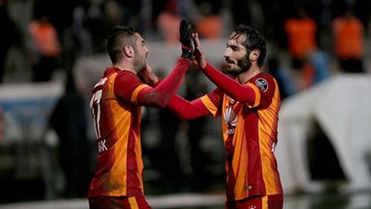 Galatasaray beat leaders Besiktas in Istanbul derby