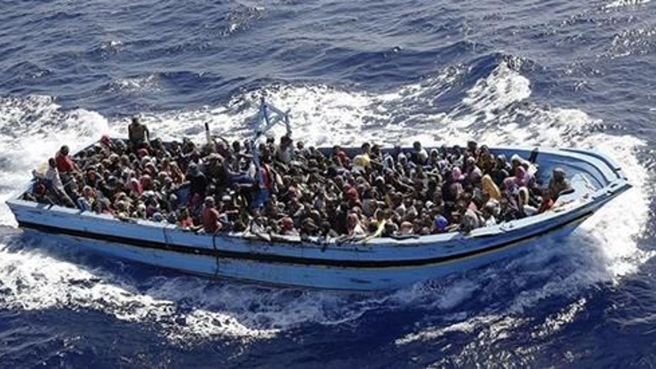 Survivor says 900 migrants were on Mediterranean ship