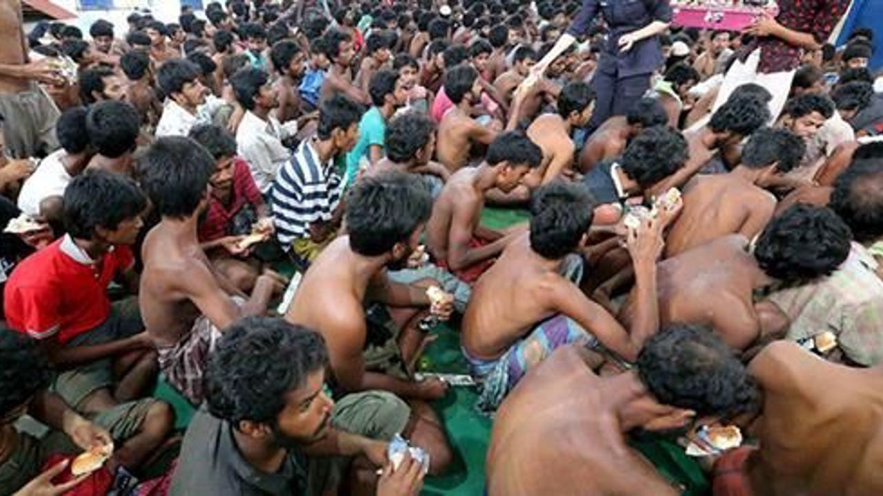 More Rohingya flee to Malaysian, Indonesian shores