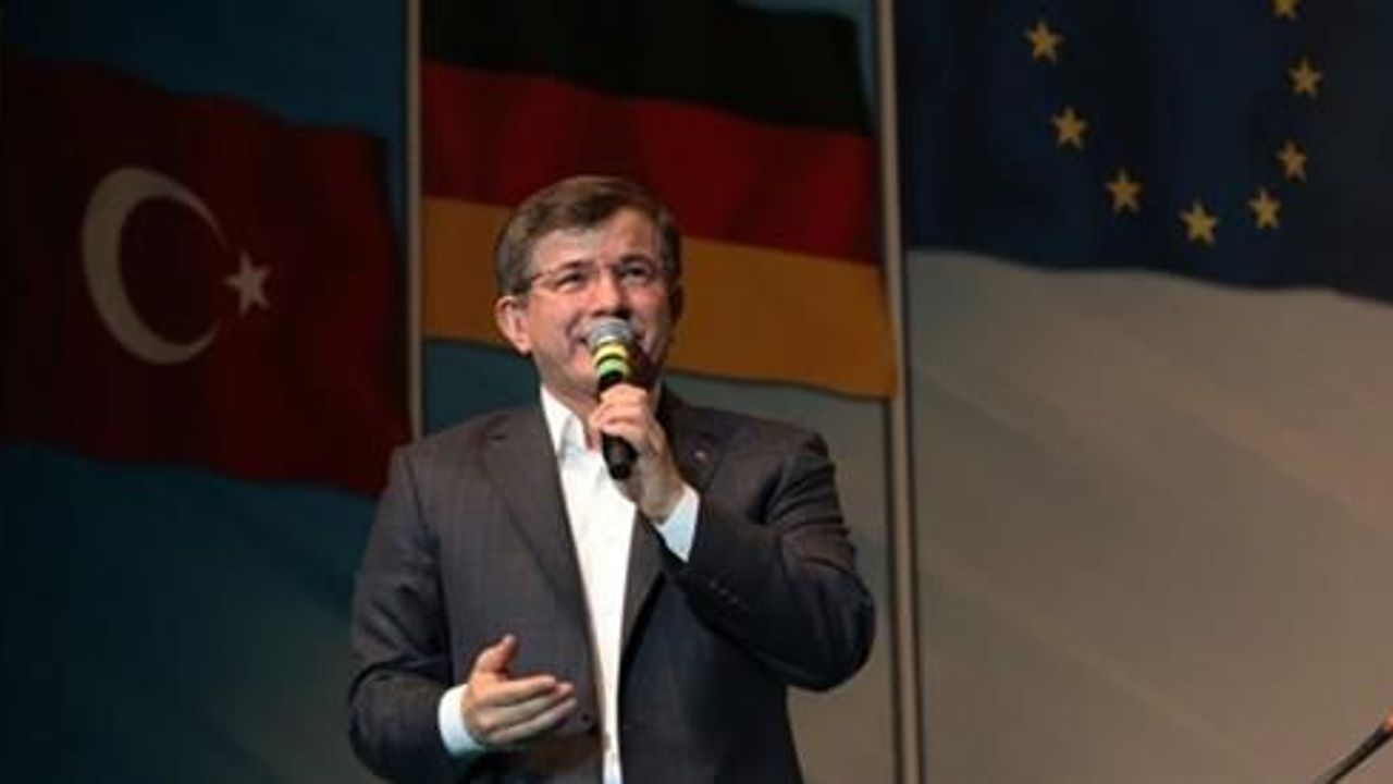 PM Davutoglu &#039;concerned&#039; over xenophobic attacks in Europe