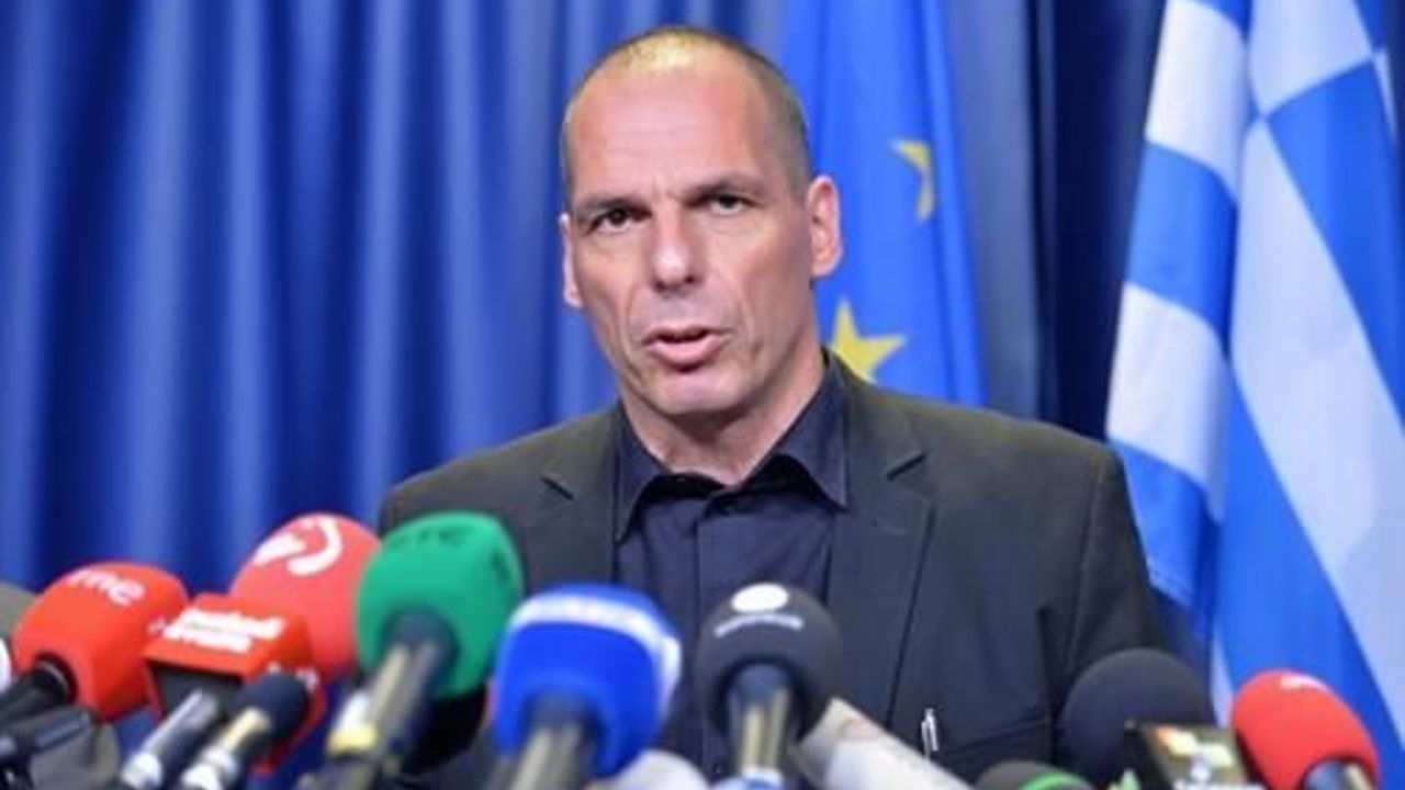Greek FM Varoufakis threatens lawsuit against Commission