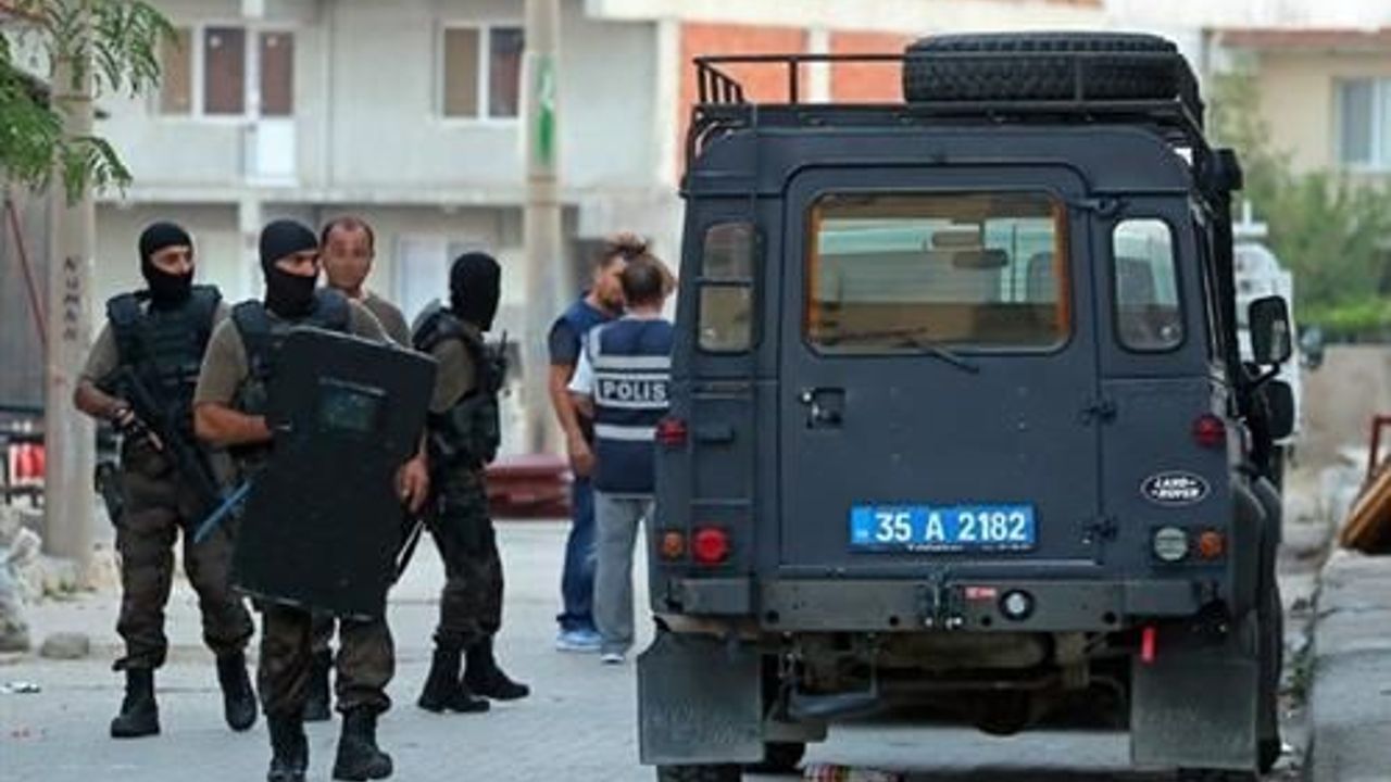 Police detain over 800 in raids against Daesh and PKK terror