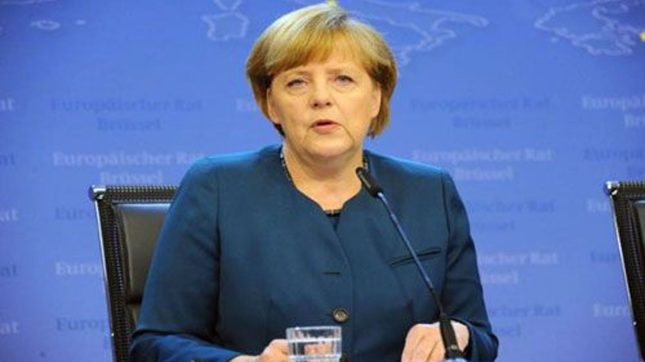 EU leaders support Angela Merkel over NSA spying