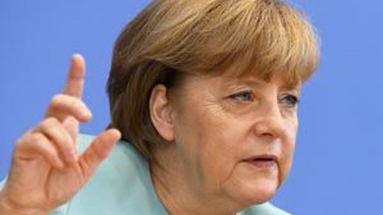 Angela Merkel repeats demand of Morsi&amp;#039;s release