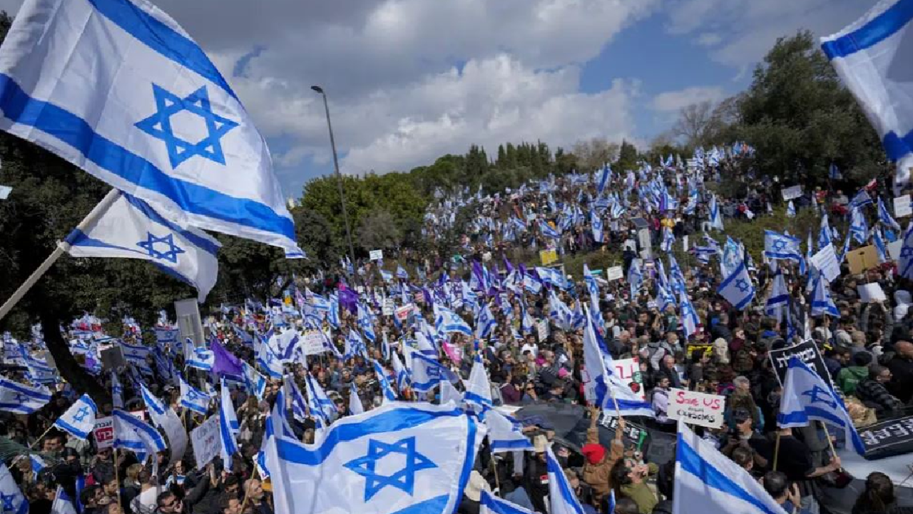 Israelis protest new judicial reforms