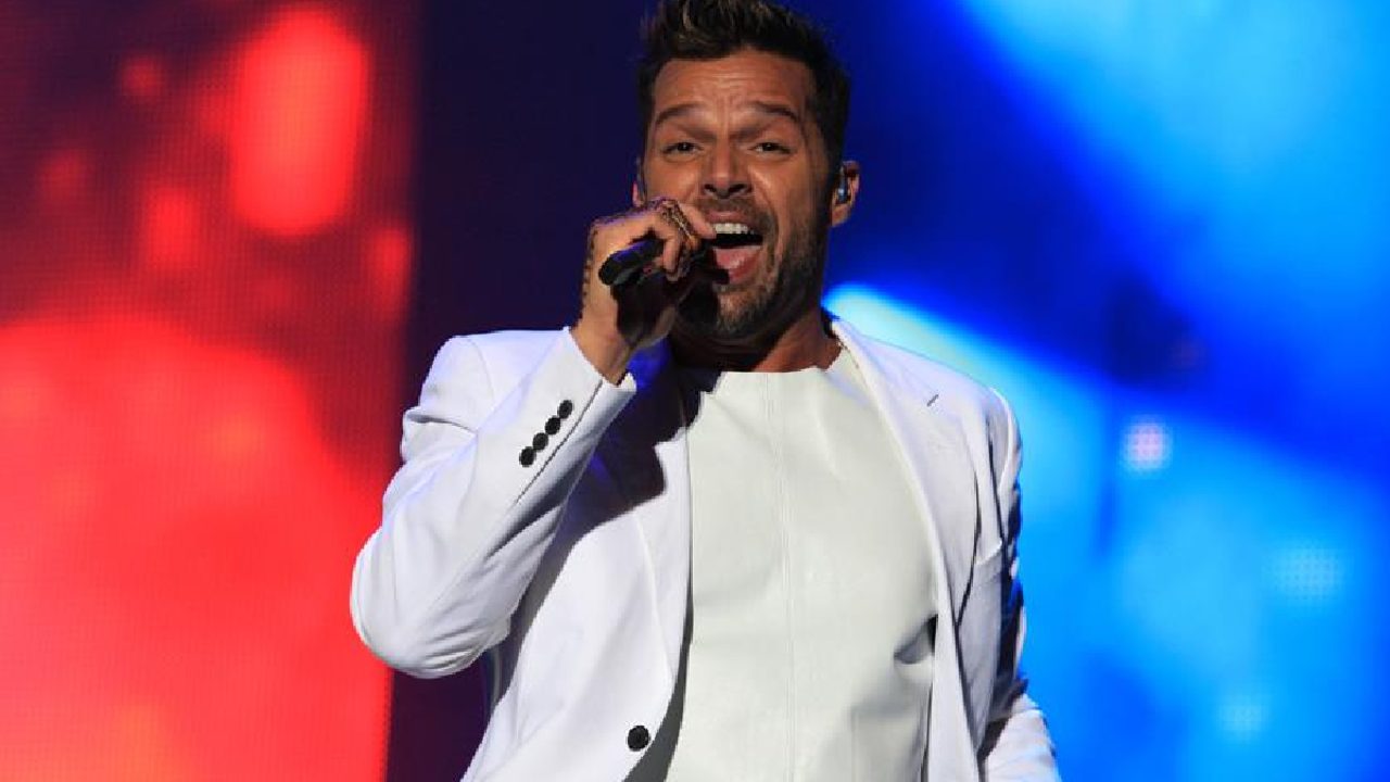 Ricky Martin calls for help for earthquake-stricken children
