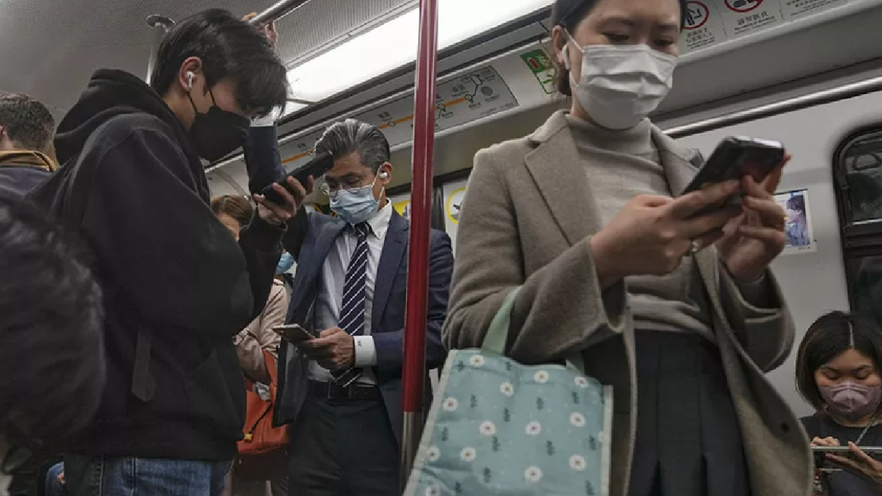 Mask ban lifted in Hong Kong after 3 years
