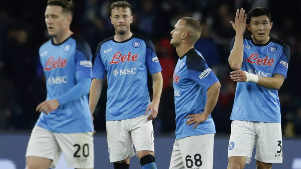 Napoli - Lazio (0- 1 Match Results) The leader was demolished on the field