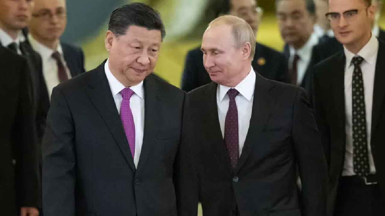 Chinese President Xi meets with Russian President Putin in Moscow