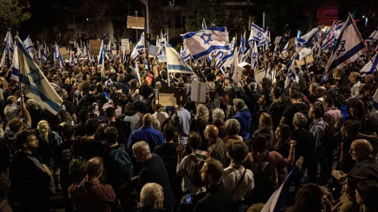 Thousands of people took to the squares in the 12th week of the Israeli protests