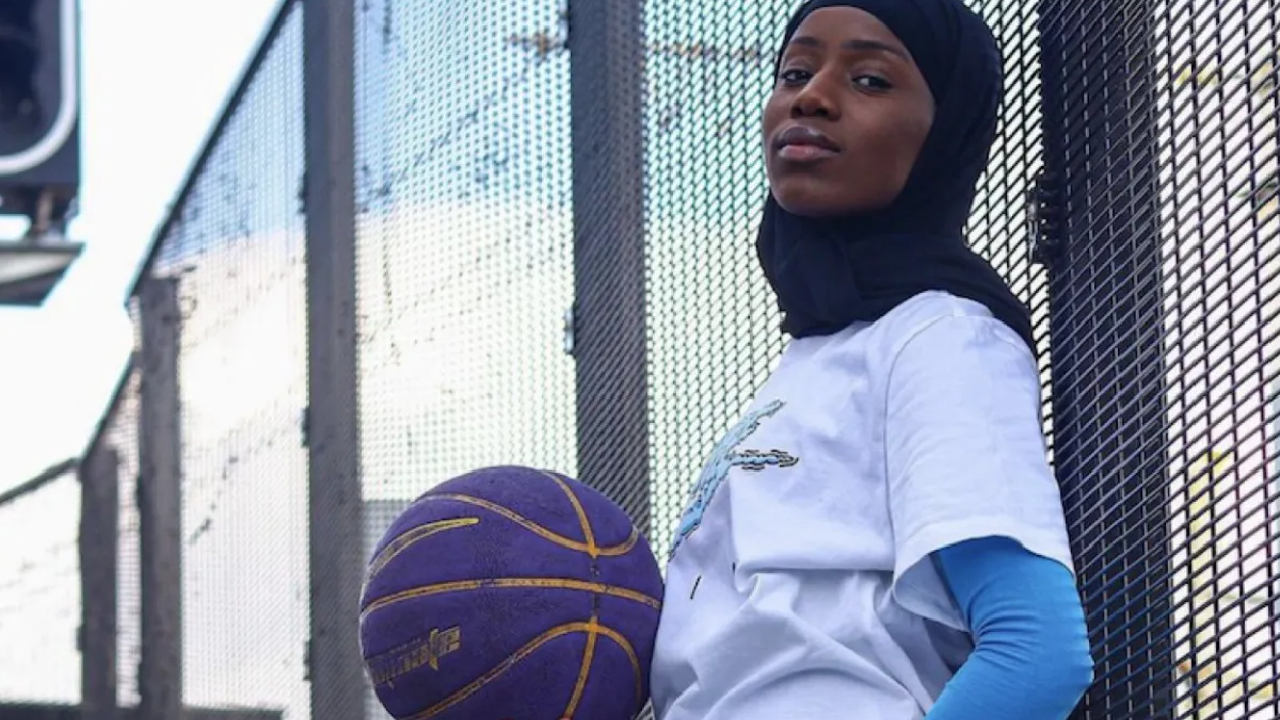 Basketball player was banned from official matches because she wanted to go to the matches in hijab