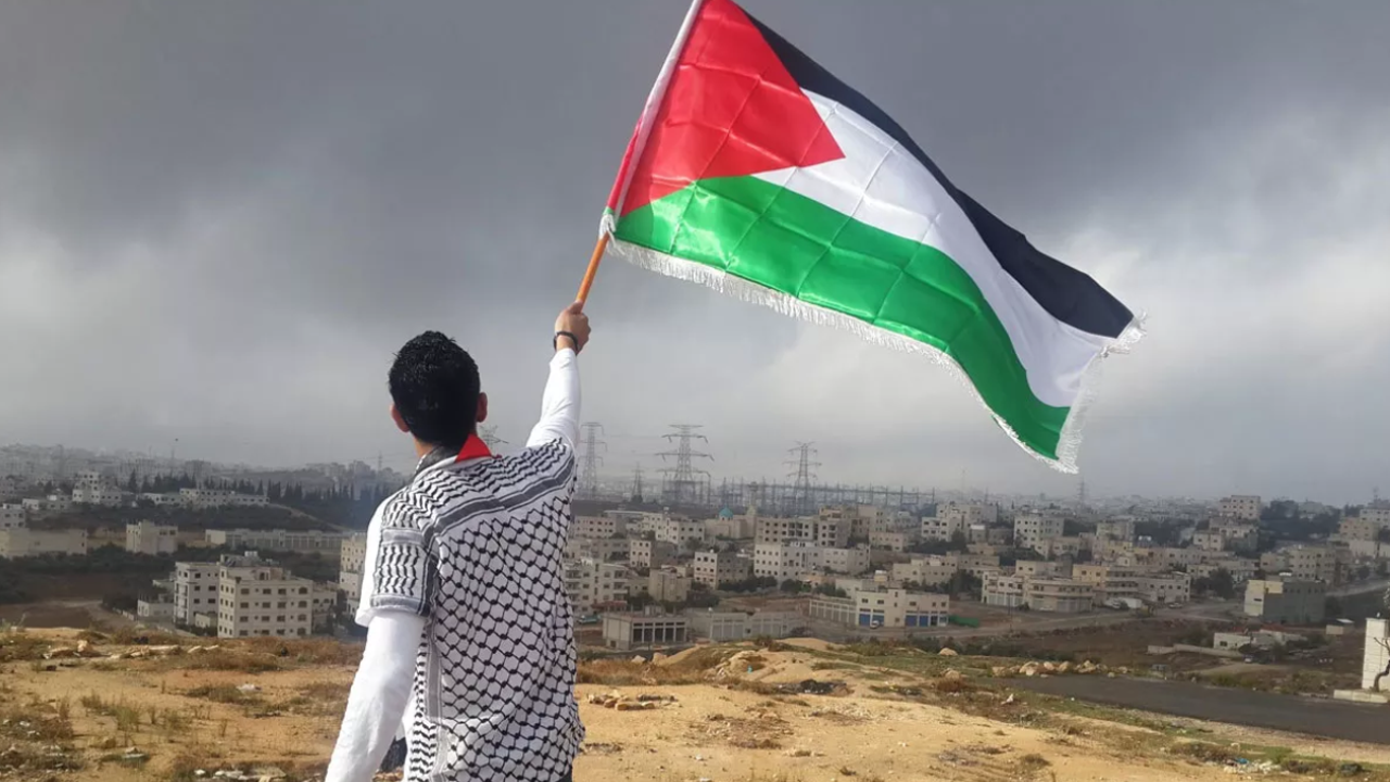 Palestinian flag raisers face imprisonment