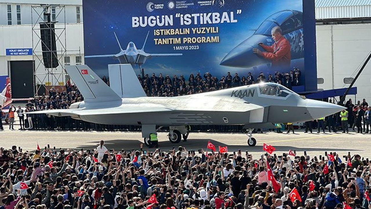 Türkiye&#039;s KAAN jet launch garners mix of applause, concern from Greek media