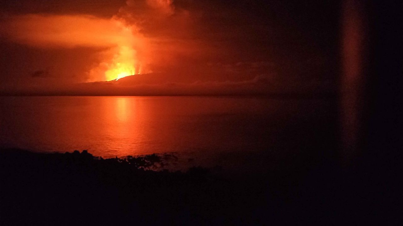 Ecuador&#039;s La Cumbre Volcano erupts in Galapagos Archipelago