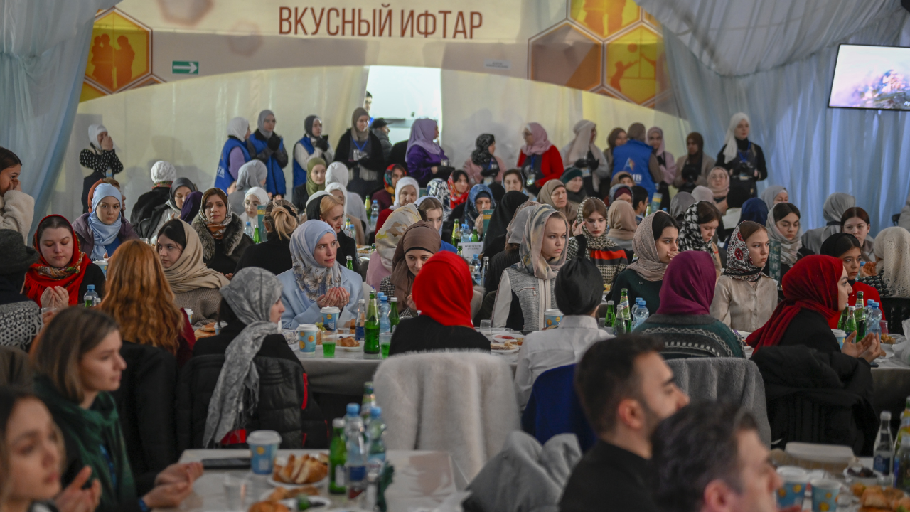 Turkish, Russian communities unite for &#039;Türkiye Evening&#039; iftar in Moscow