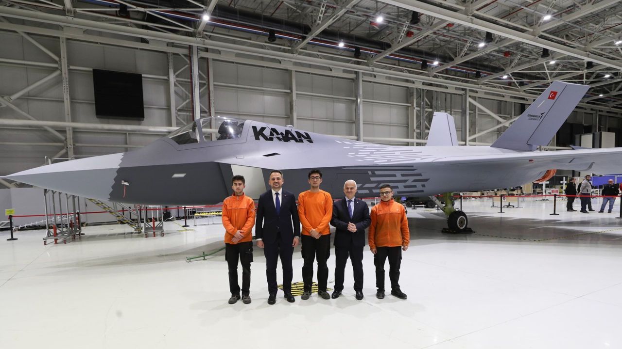 Turkish KAAN fighter jet debuts stunning new look