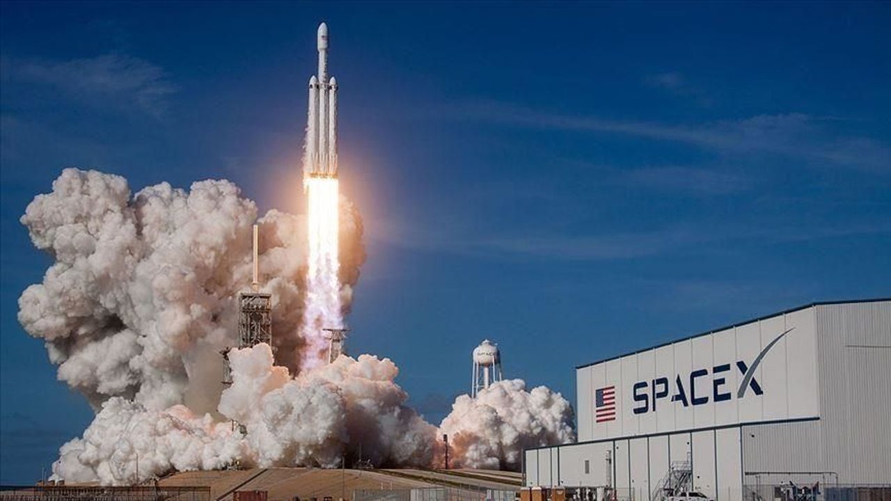 SpaceX achieves another milestone, launches 22 more Starlink satellites into orbit