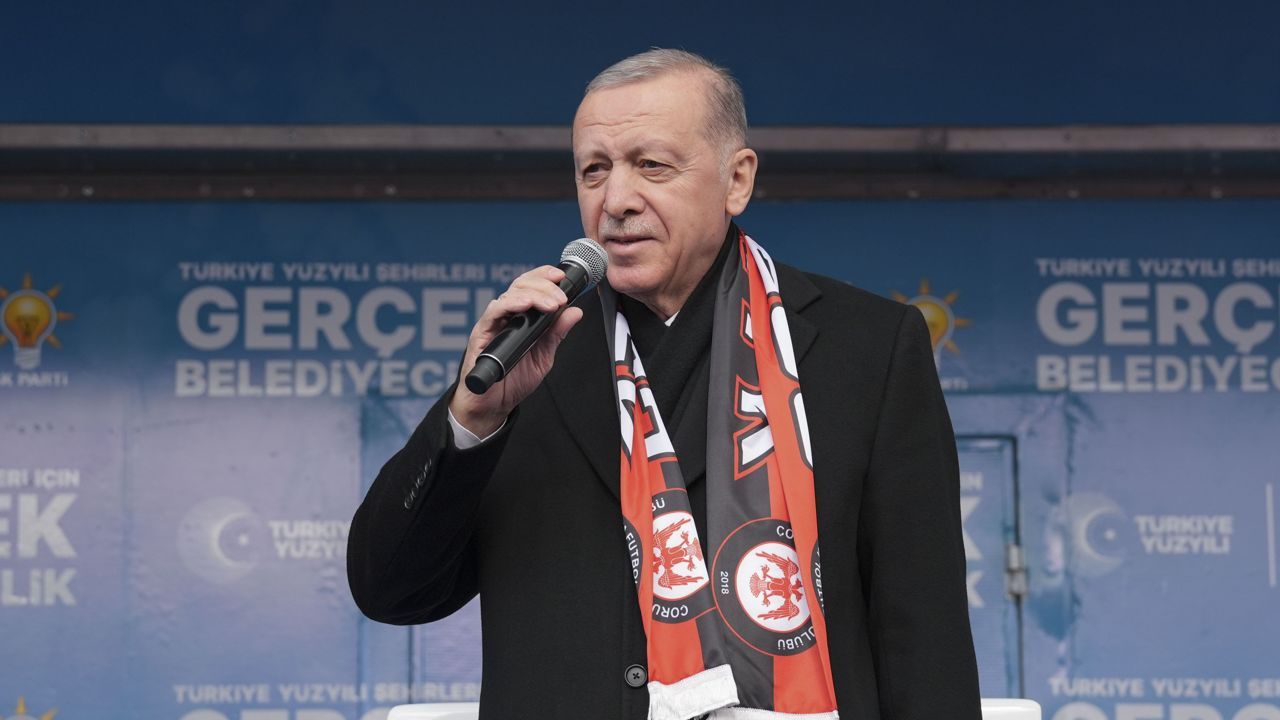 Erdogan outlines government achievements, criticizes opposition at Corum rally