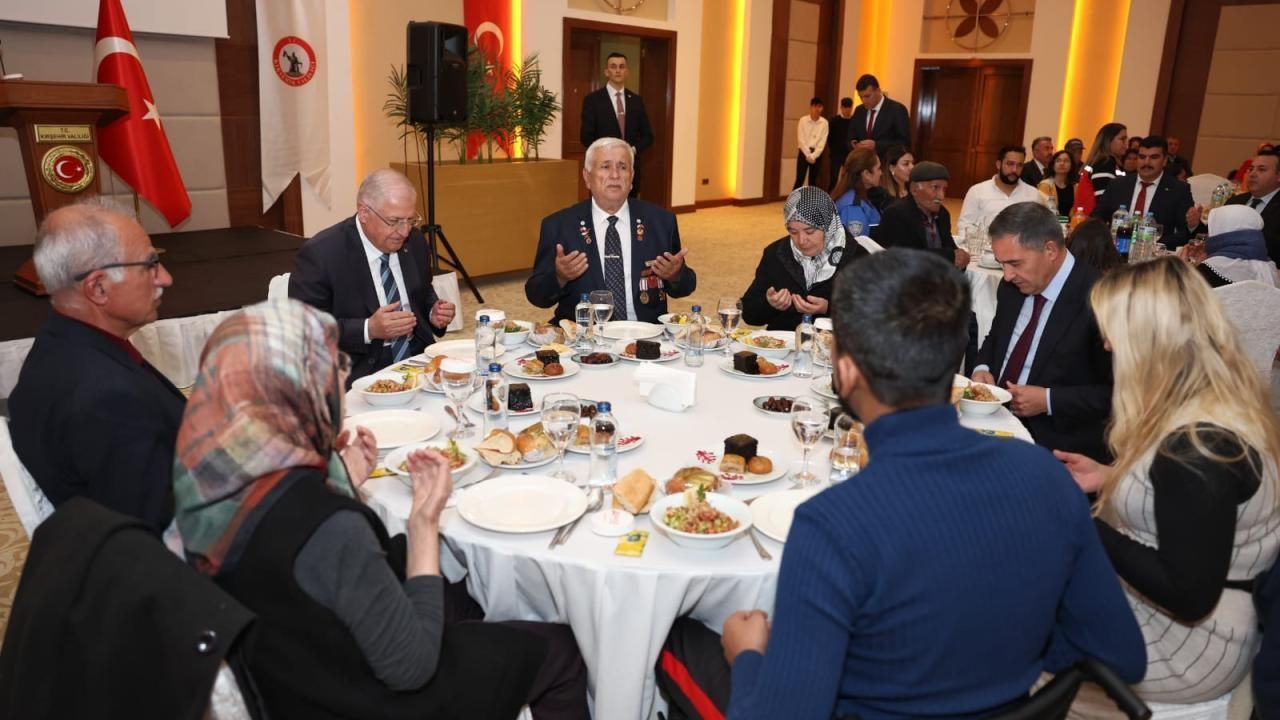 Türkiye&#039;s defense minister pledges enhanced support for veterans, families of martyrs